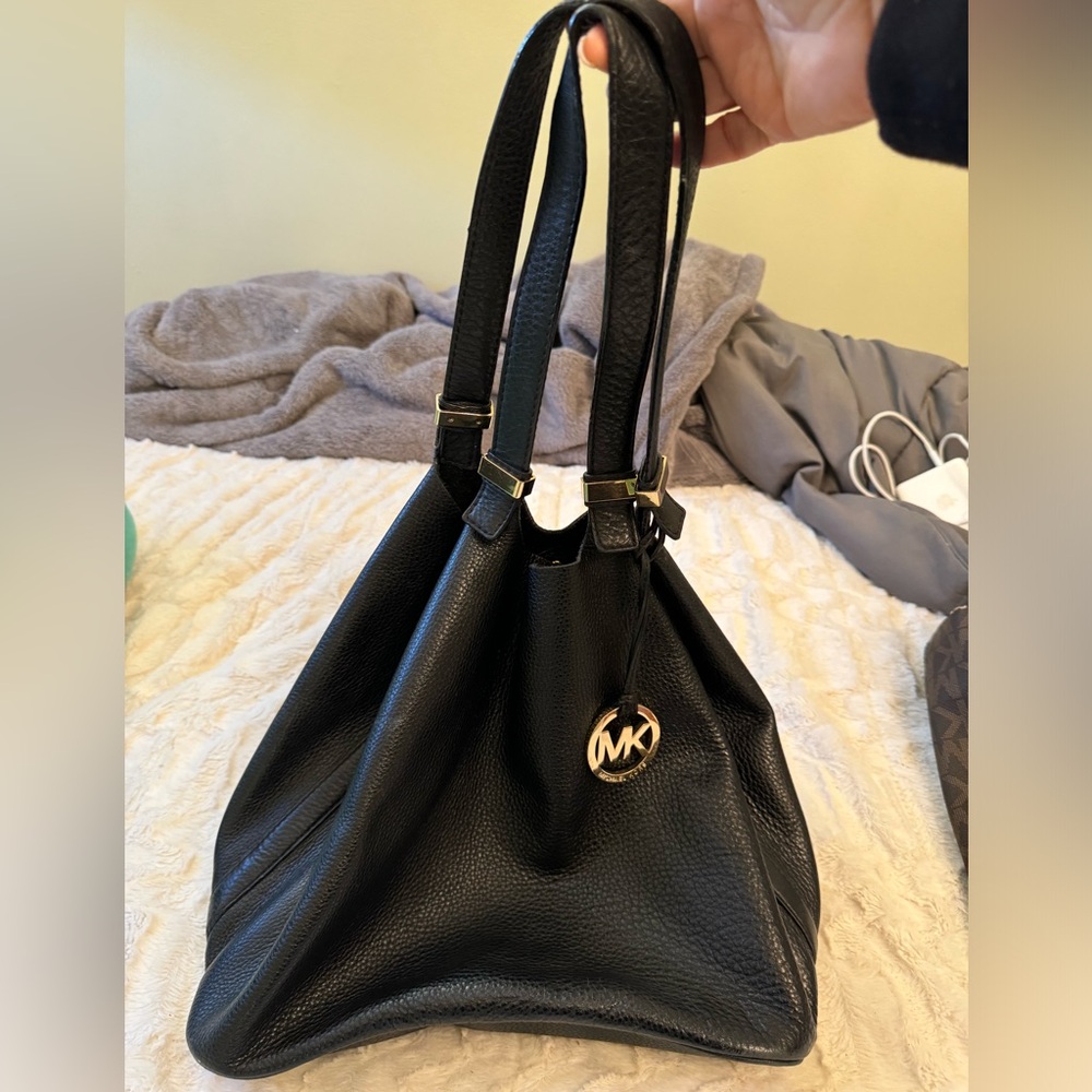 Black Michael kors tote bag